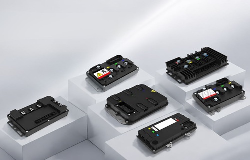 Ère du contrôle électronique intelligent : Contrôleur de moteur intelligent développé en interne par WISEDRV pour véhicules à deux et trois roues, intégrant les communications OTA et CAN